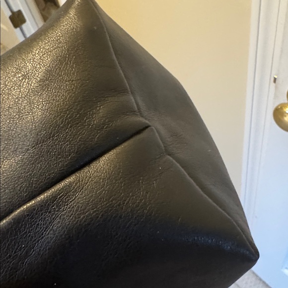 lululemon athletica Classic Black Tote - Picture 6 of 7